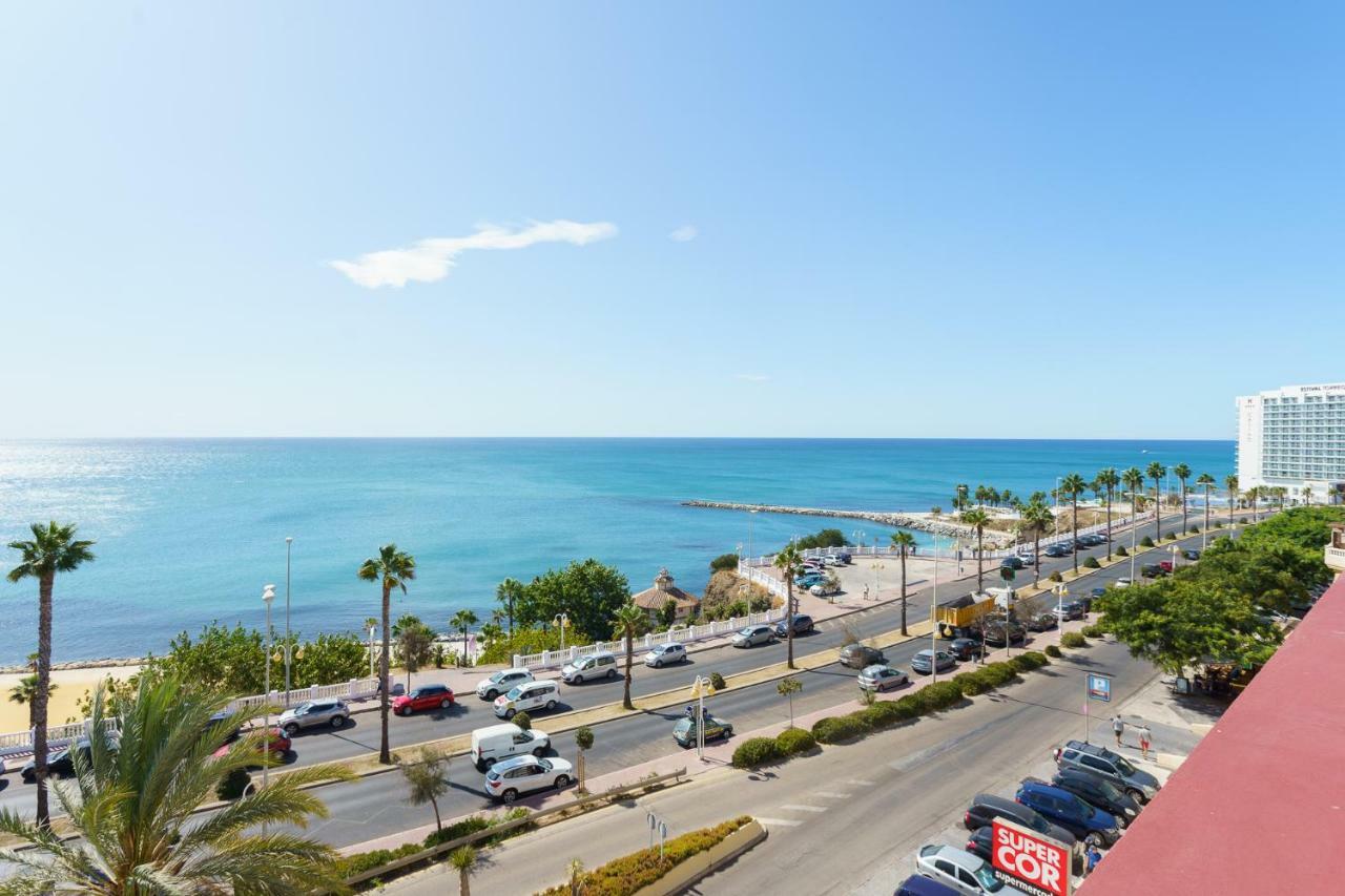 Spacious Beachfront Flat With Sea Views And Private Indoor Parking Бенальмадена